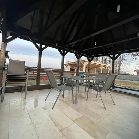 Casa Cu Flori Maramures Guest house